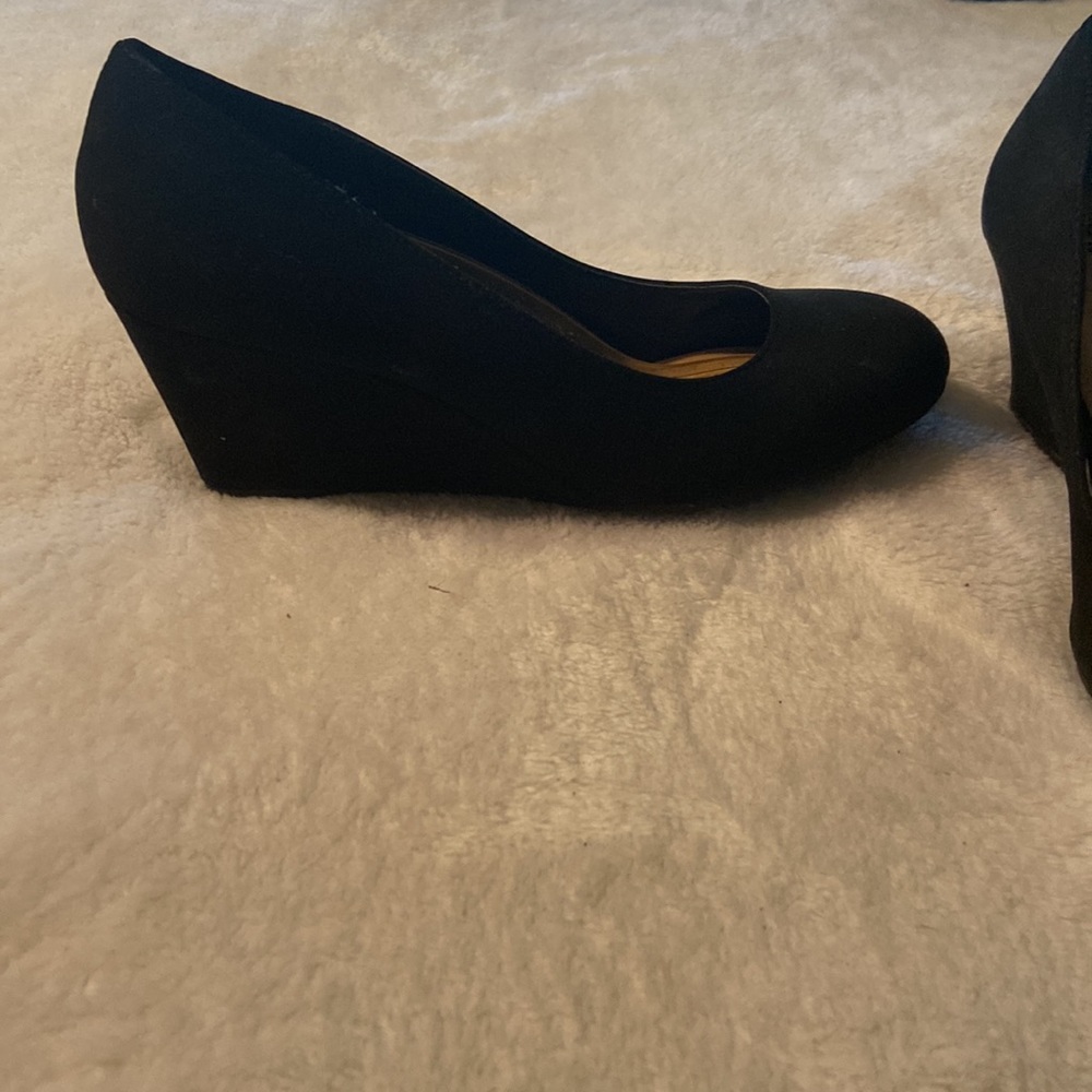 Shoes - Picture 2 of 2